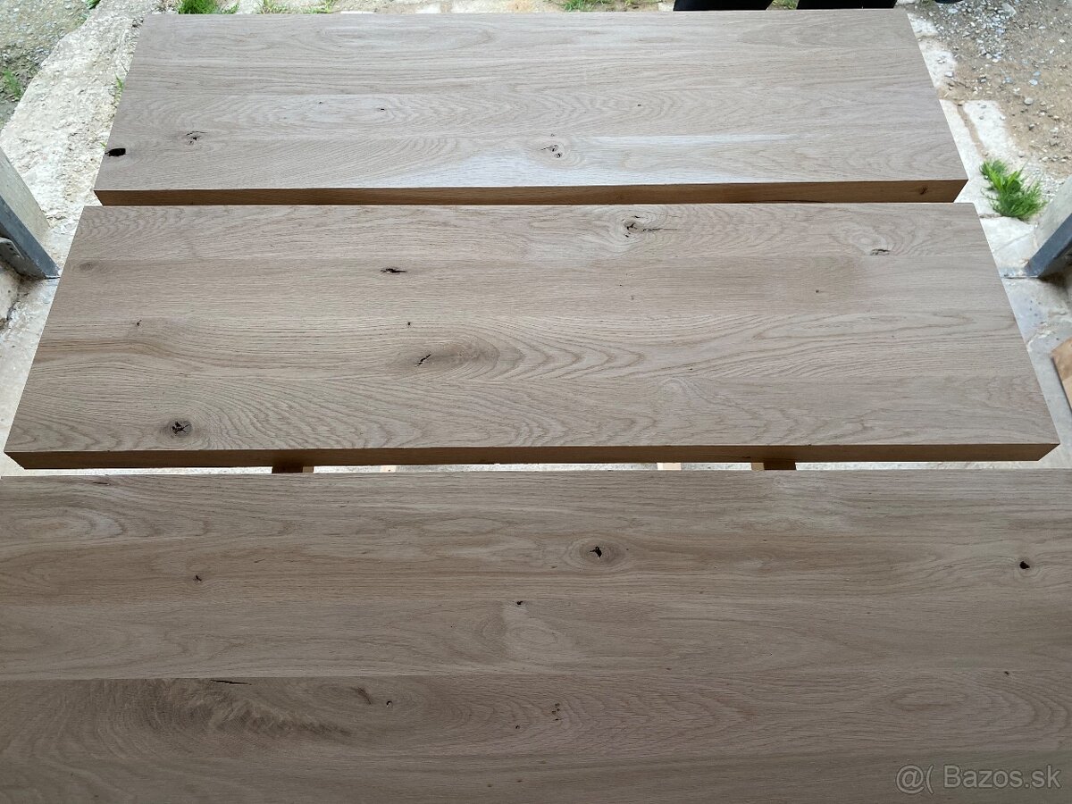 Dubová stupnica priebežná rustik 1100x300x40 mm